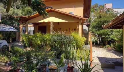 Casa com 2 quartos à venda na Rua Antônio Fabriciano Queiroz, Sambaqui, Florianópolis, 201 m2 por R$ 1.465.000