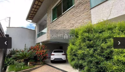 Casa 3 Quartos, 2 Suítes, 4 Vagas no Bairro Camargos