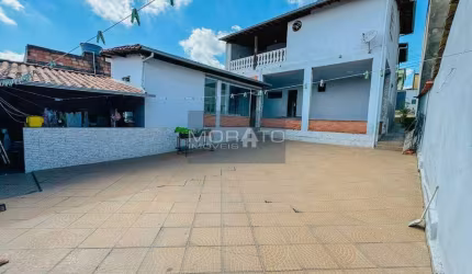 Casa 4 Quartos, 1 Suíte, 4 Vagas de garagem no Bairro Santa Mônica.