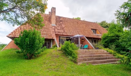 Casa de 163m à venda em condomínio fechado