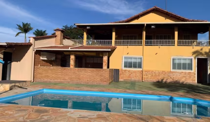 CASA COM PISCINA E FINANCIAMENTO BANCÁRIO! EM JUATUBA!