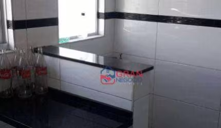 Apartamento Semi-Mobiliado com 3 Quartos