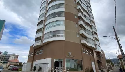 Apartamento com 2 dormitórios para alugar, 74 m² por R$ 3.630,00/mês - Gravatá - Navegantes/SC