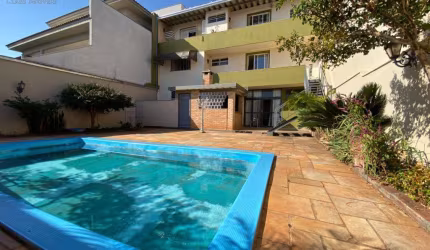Casa à venda em Londrina, Araxá, com 6 quartos, com 315 m²