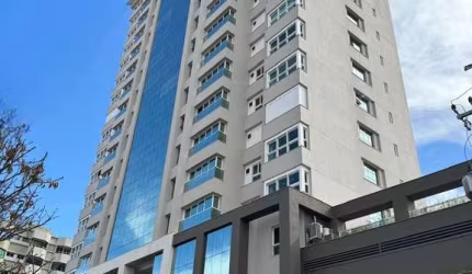 Apartamento à venda em Arapongas, Centro, com 4 suítes, com 350 m², Edíficio Maison Lyx