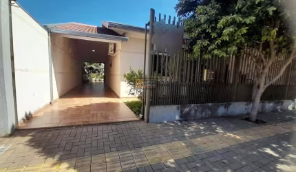 Casa para Venda em Foz do Iguaçu, Jardim Lancaster I, 3 dormitórios, 1 suíte, 2 banheiros, 3 vagas