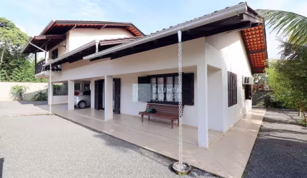 Casa com 4 quartos à venda no Itoupava Norte, Blumenau , 230 m2 por R$ 980.000