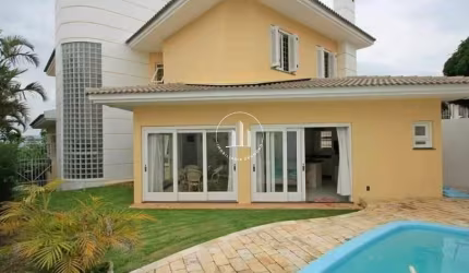 Casa com Piscina e 3 Quartos e Suíte em Coqueiros