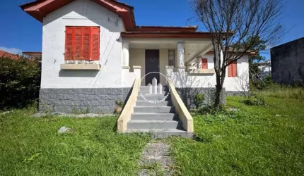 Casa 120m² com 4 Quartos no Centro