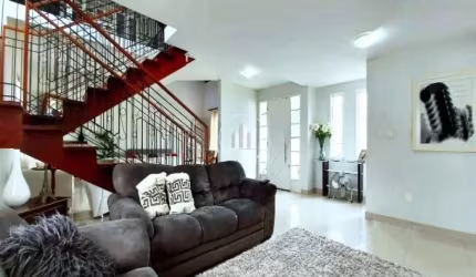 Casa 276m² com 5 Quartos e Suítes na Santa Mônica