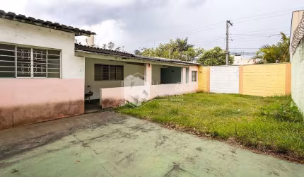 Casa tipo para venda e locação com 5 quartos, sendo 4 suítes, 378m²