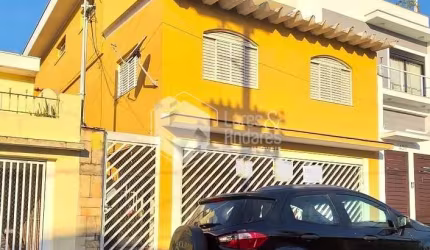 SOBRADO À VENDA, COM 267M² COM 3 DORM (1 SUÍTE), SALÃO GRANDE COM WC, 3 VAGAS DE GARAGEM COM ARMÁRI