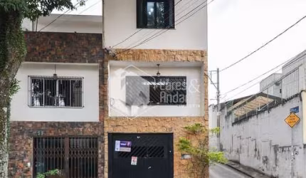 Sobrado para venda com 3 quartos, sendo 1 suíte, 181m²