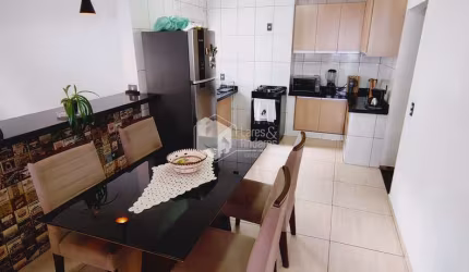 CASA À VENDA, COM 250 M² QUINTAL ESPAÇOSO, COM MÓVEIS PLANEJADOS NA COZINHA  E 4 VAGAS , COM EDÍCUL