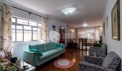 Sobrado para venda com 3 quartos, sendo 3 suítes, 200m²