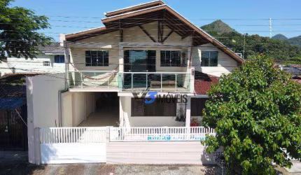 Sobrado com 8 dormitórios à venda, 122 m² por R$ 1.200.000,00 - Centro - Matinhos/PR