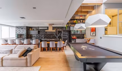 Casa Alto Padrão com 4 quartos, 514m² privativos, 6 vagas de garagem, no Água Verde, Curitiba - PR.