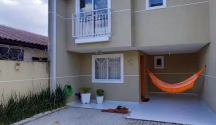 Casa em Condomínio com 3 suítes, 119m² privativos, 3 vagas de garagem, no Uberaba, Curitiba - PR.