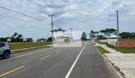 Terreno no Itapocu, apenas 80 metros do mar, escriturado, frente para asfalto