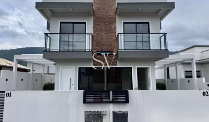 Casa Sobrado a venda com 02 Dormitórios sendo 02 Suítes em Forquilhas/ São José, SC