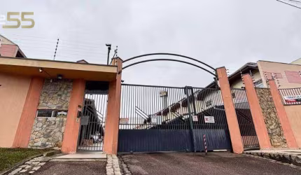 Sobrado - 2 Quartos e 2 Vagas de Garagem - Em Condomínio no Xaxim