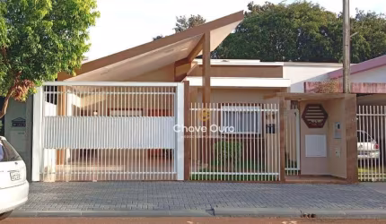 Casa com 3 dormitórios à venda, 140 m² por R$ 850.000,00 - Vila Industrial - Toledo/PR