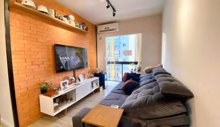 Apartamento semimobiliado com 2 quartos e 2 vagas no bairro Santa Maria