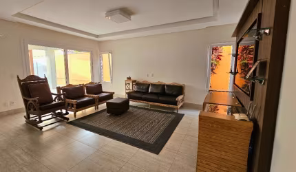Linda casa mobiliada a 300m do mar, Balneário Estreito