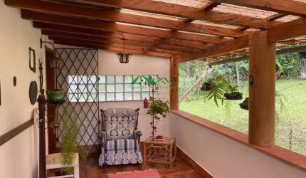 Chácara para Venda em Nova Friburgo, Mury, 3 dormitórios, 1 suíte, 2 banheiros, 2 vagas