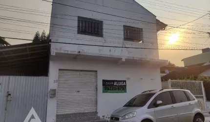 Sala comercial com 1 sala para alugar em Água Verde, Blumenau , 36 m2 por R$ 1.350