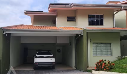 Casa com 3 quartos à venda na Escola Agrícola, Blumenau , 250 m2 por R$ 1.400.000
