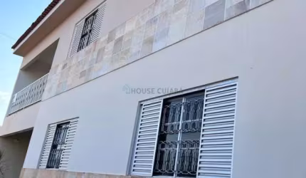 Vendo sobrado próximo ao centro em Jaciara