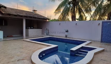 Casa com 3 quartos à venda na Avenida C, 1, Residencial Coxipó, Cuiabá, 217 m2 por R$ 700.000