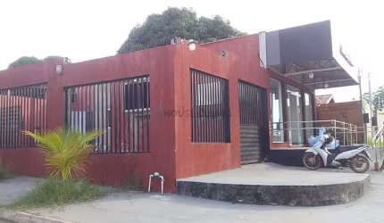 OPORTUNIDADE SALÃO COMERCIAL EM FRENTE AO CONDOMÍNIO ACEITA CARRO ...