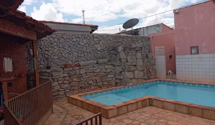Vende-se Excelente casa no bairro Parque Cuiabá