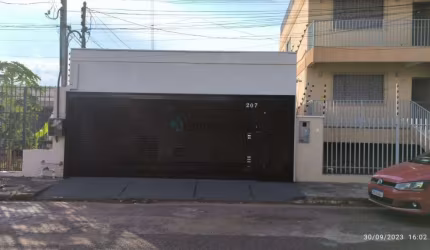 Vende ou Aluga Casa Muito Boa de morar na Região Central