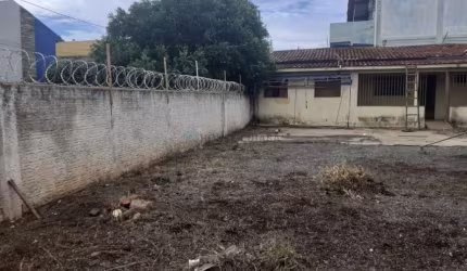 casa com amplo terreno proximo a arena pantanal