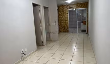Casa com corredor e quintal grande no condomínio rio jangada