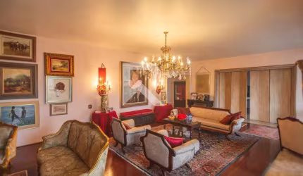 Apartamento Reformado no Centro de Curitiba 472,75 m2 por R$ 1.500.000,00