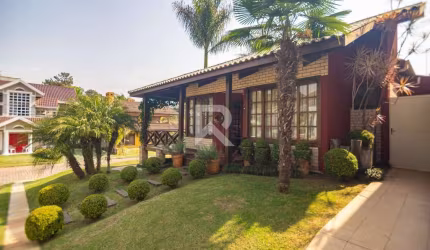Casa Luxuosa com Adega e Escritório, 3 suítes, 330 m² - Venda - Santa Felicidade - Curitiba/PR