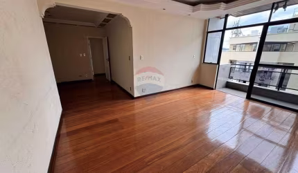 Apartamento 3 quartos com suíte, sala com varanda, cozinha com DCE, elevador, portaria 24hrs, quadra e área gourmet, sauna.
