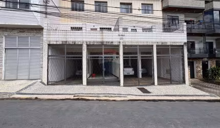 Apartamento de 2 Quartos para Locação com Varanda e Vista para o Bairro