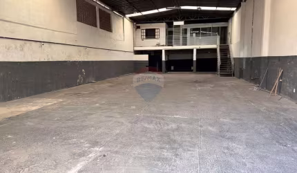 Galpão Comercial de 450m² em Juiz de Fora-MG