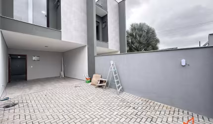 Geminado com 03 dormitórios no Itaum