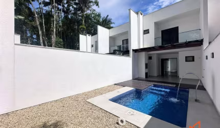 Casa com 3 quartos no Atiradores em Joinville