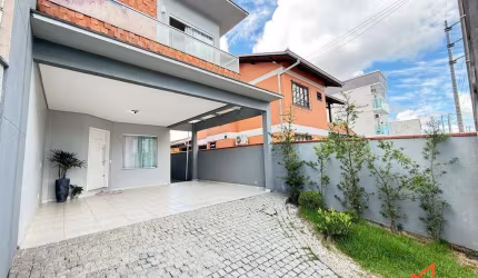 Casa com 3 quartos no Iririú em Joinville