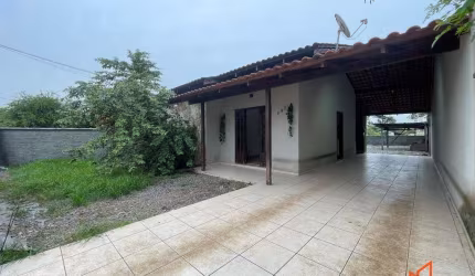 Casa com 3 quartos no Adhemar Garcia em Joinville