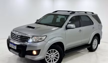 Toyota hilux sw4 srv d4-d 4x4 3.0 tdi dies. aut