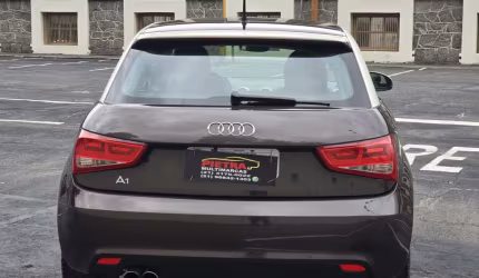 Audi a1 2011 1.4 tfsi attraction 16v 122cv gasolina 2p automático