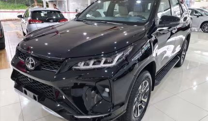 Toyota hilux sw4 2.8 d-4d turbo diesel diamond 7l 4x4 automático